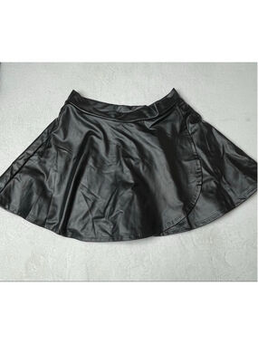Women's TOP 10 Black Faux Leather Skort L